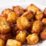 a plate full of queso frito.