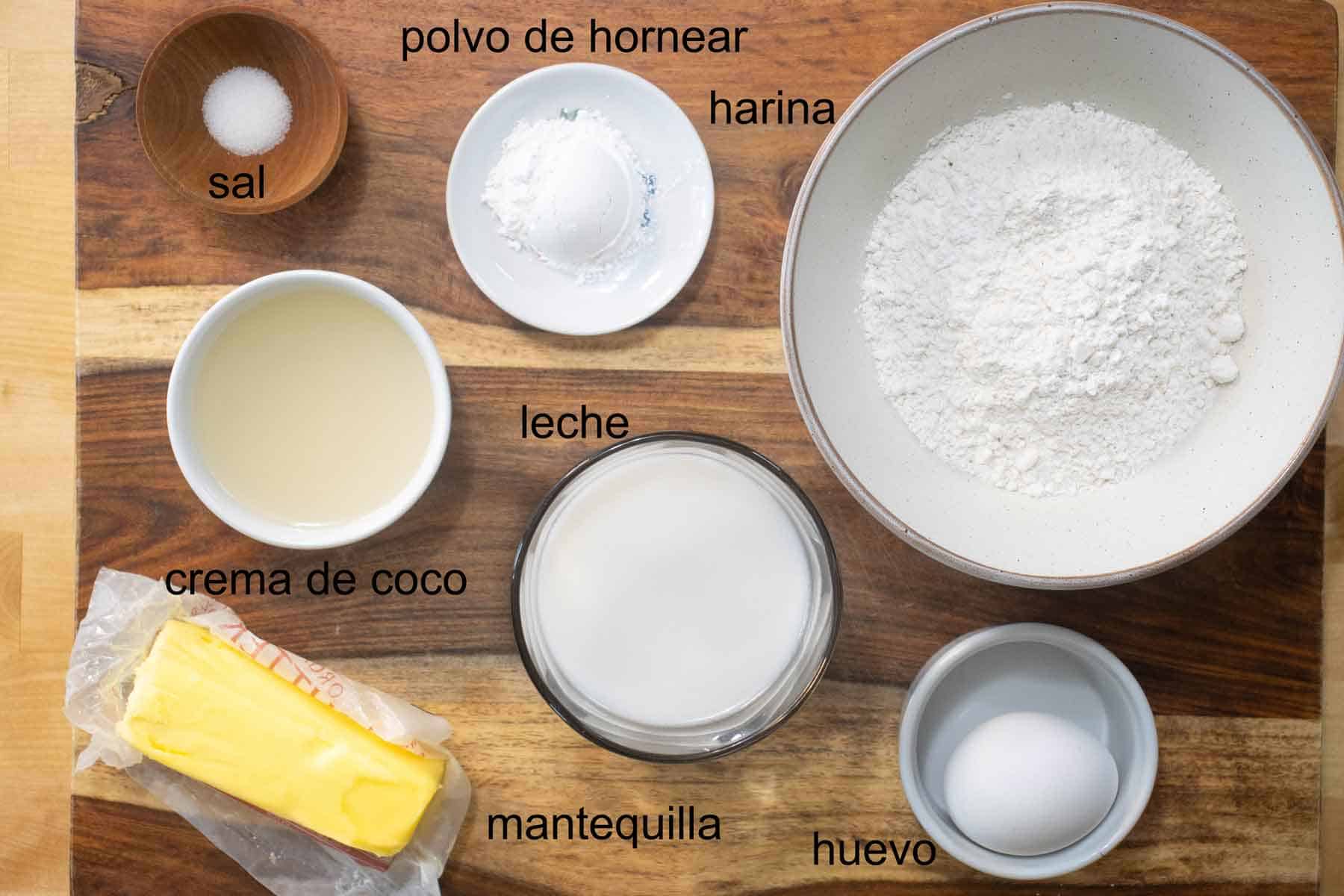 ingredientes para hacer pancakes de coco.