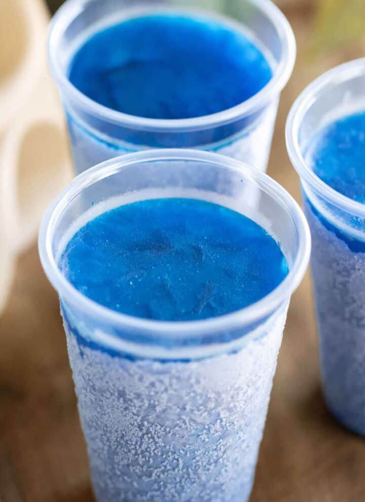 3 Puerto Rican pitufo limber or blueberry frozen cups.