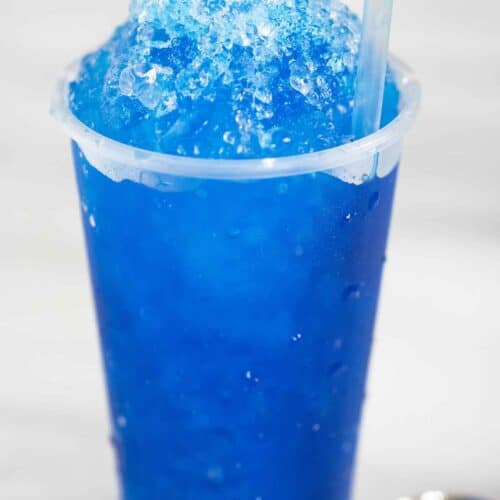 A Puerto Rican piragua de pitufo made with a blueberry syrup.