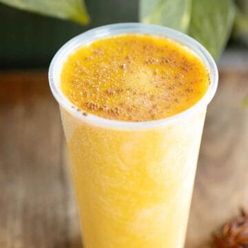 A puerto rican limber de crema or vanilla flavor frozen cup.
