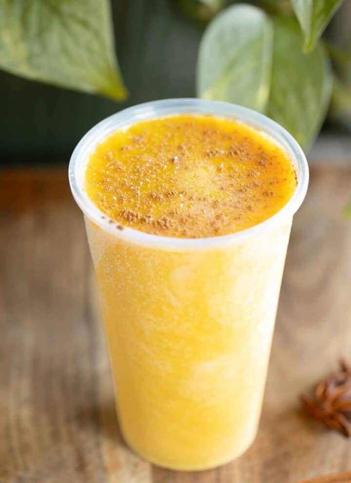 A puerto rican limber de crema or vanilla flavor frozen cup.