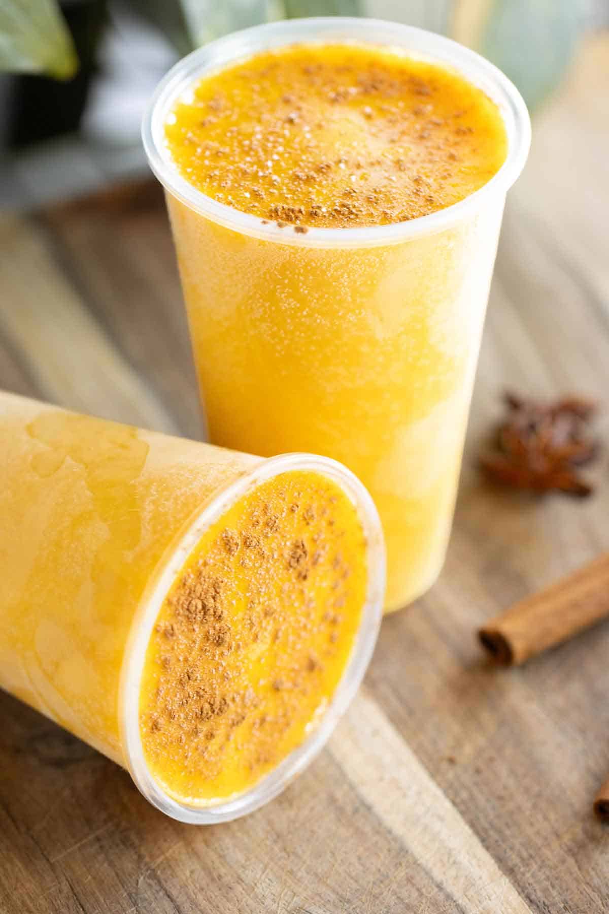2 Puerto Rican limber de crema or vanilla flavor frozen cups.