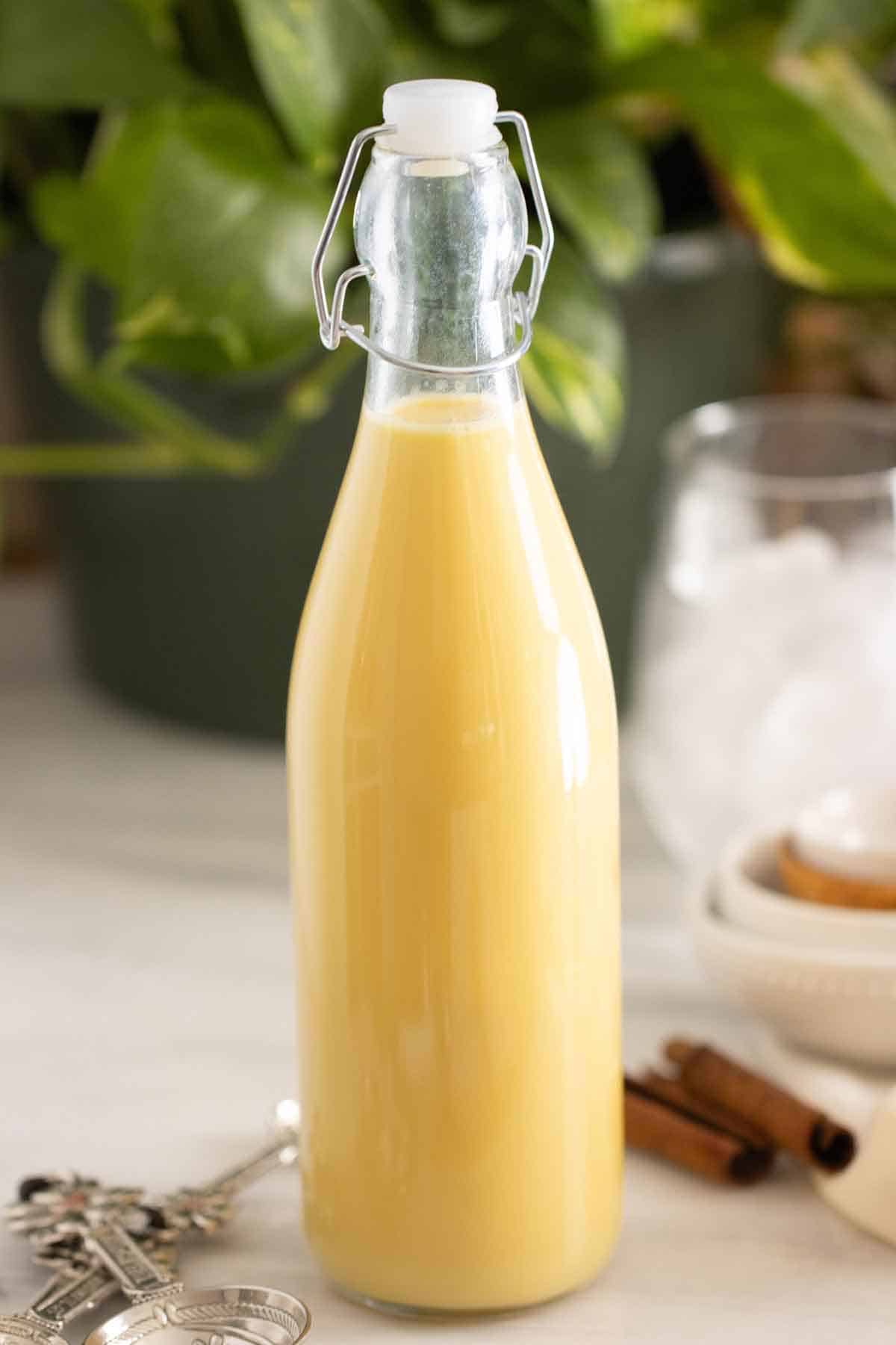 A bottle of homemade vanilla syrup de crema used for drinks, cocktails, and desserts.